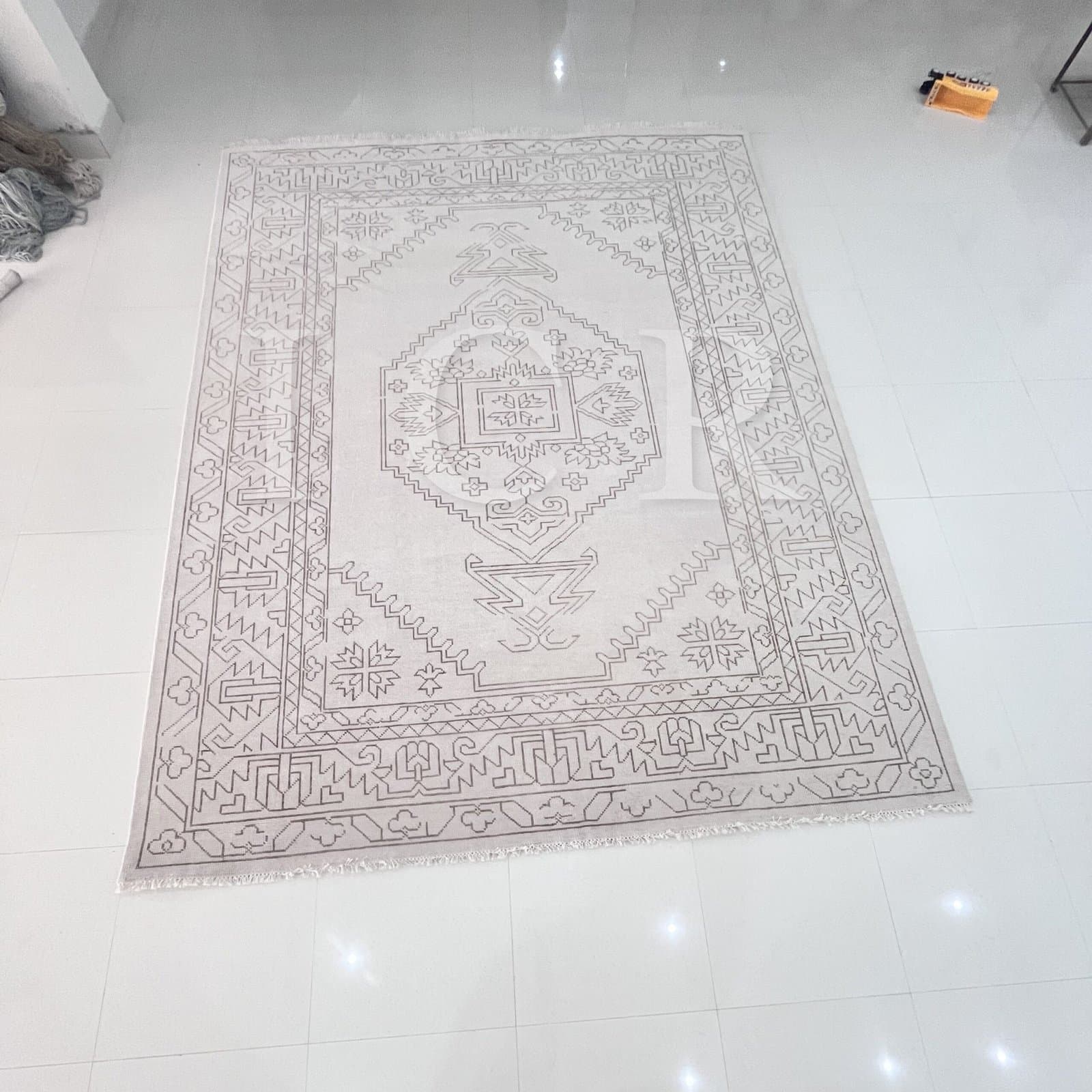 Ayla Geometric Medallion Rug