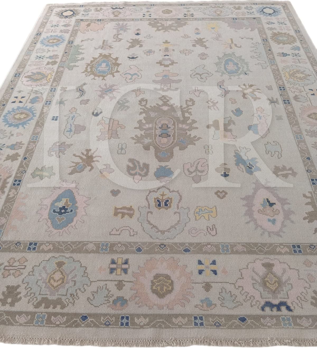 Ivory Meadow Medallion Handcrafted Rug